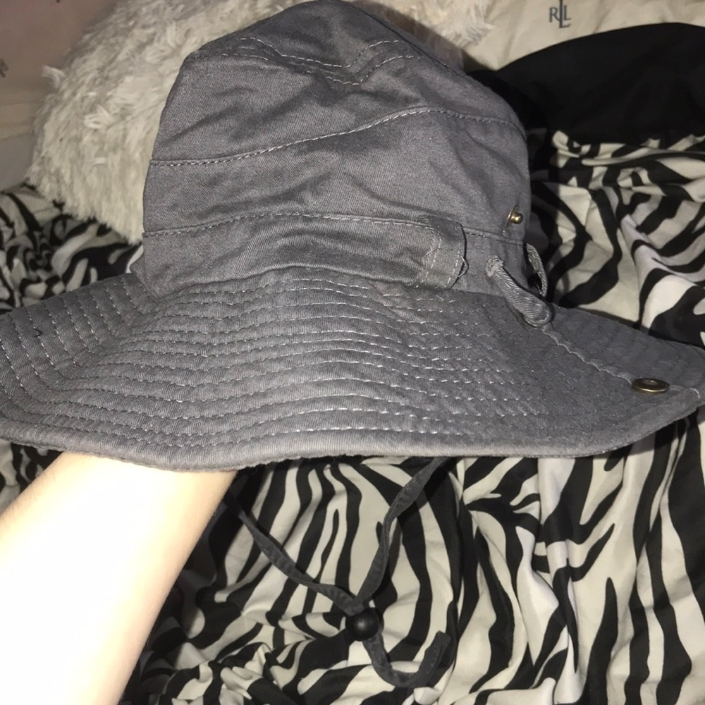 Grey bucket hat